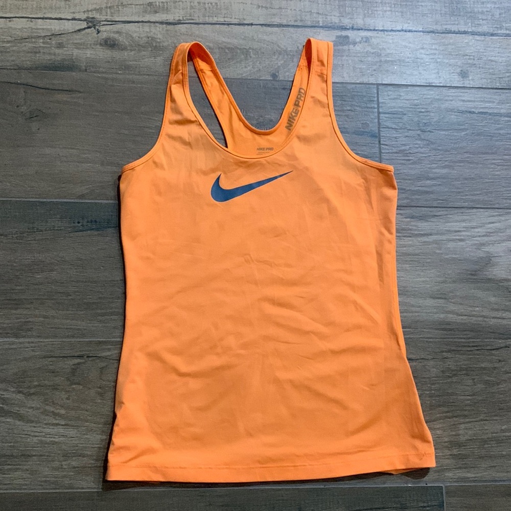 Nike Pro tank